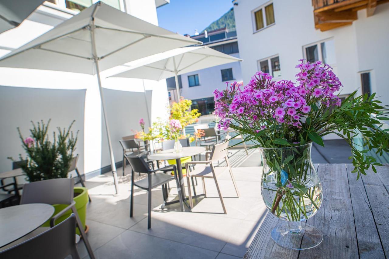 Aparthotel Hochland Gmbh Nauders Eksteriør billede